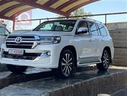 تۆیۆتا لاند کروزەر